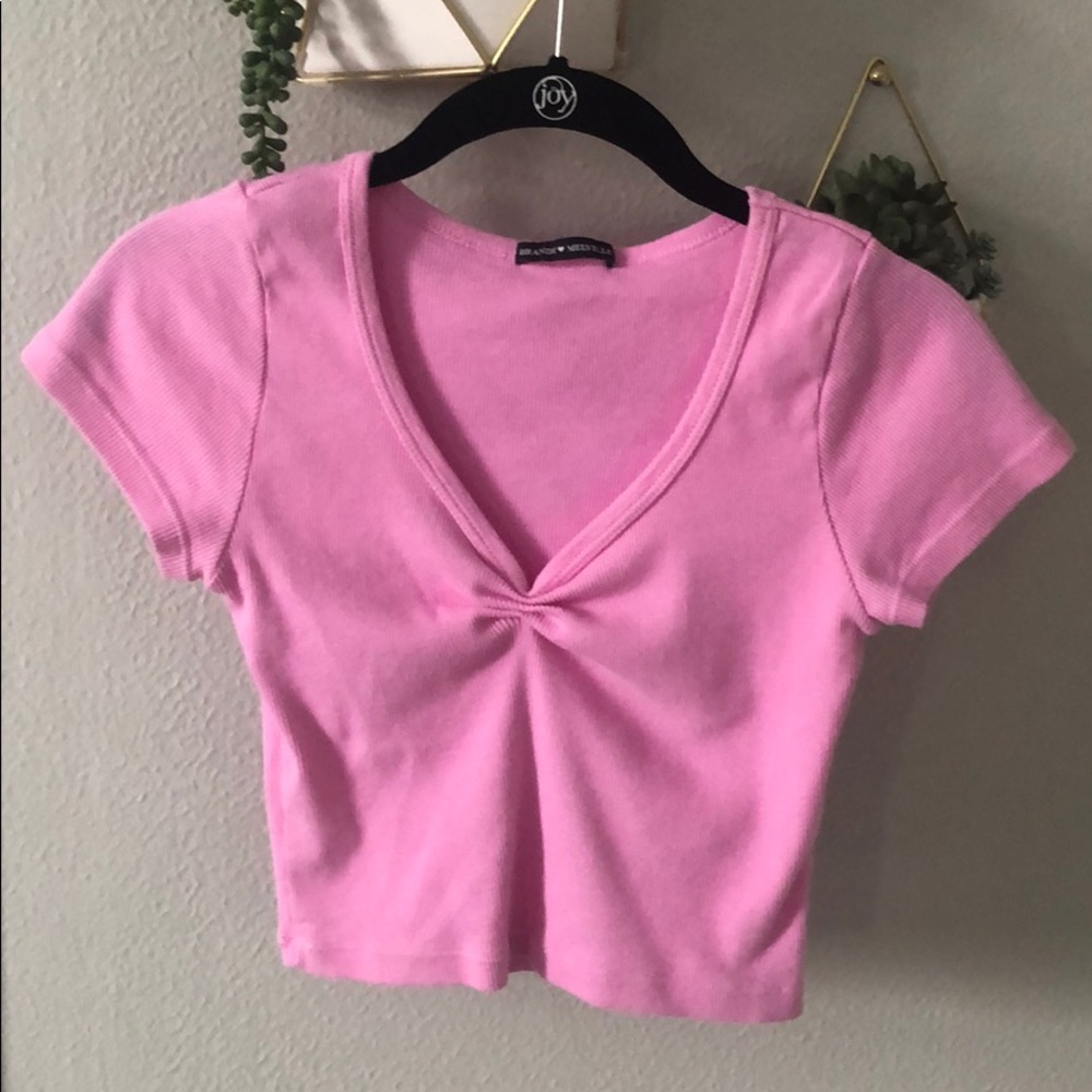 🌸 RARE PINK BRANDY MELVILLE SHIRT 🌸